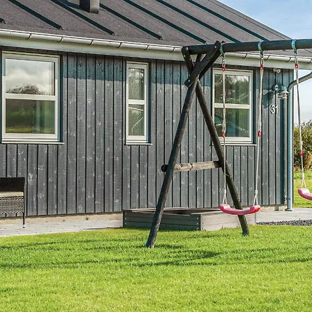 Three-bedroom In Holiday home